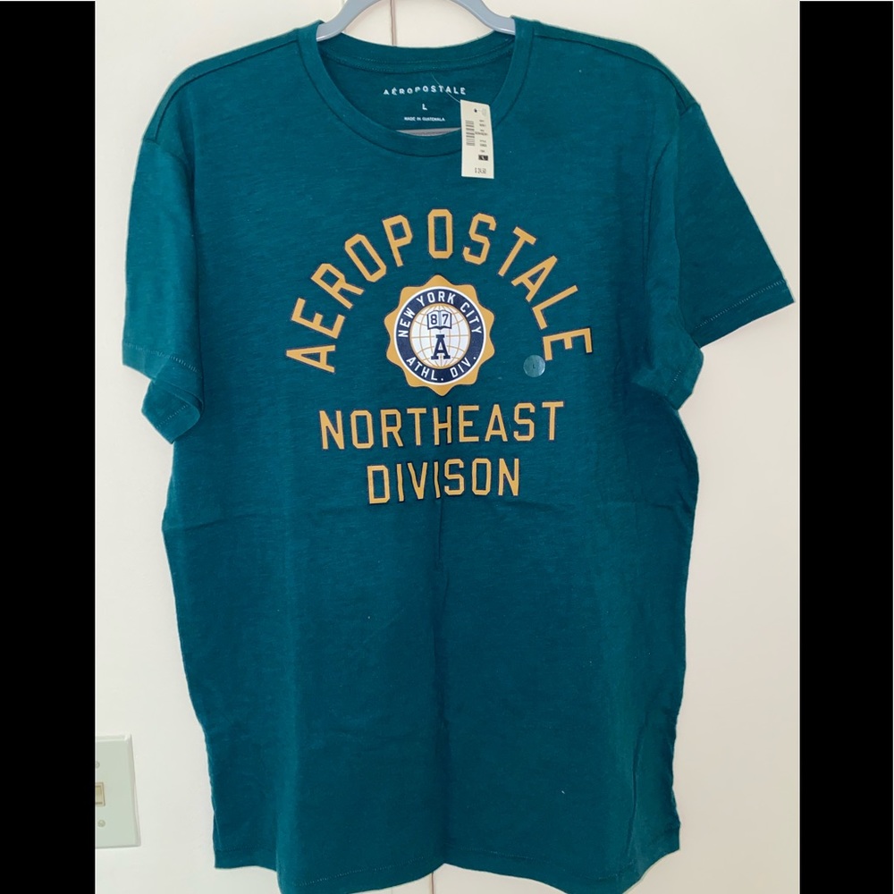 Aeropostale T shirt (large)